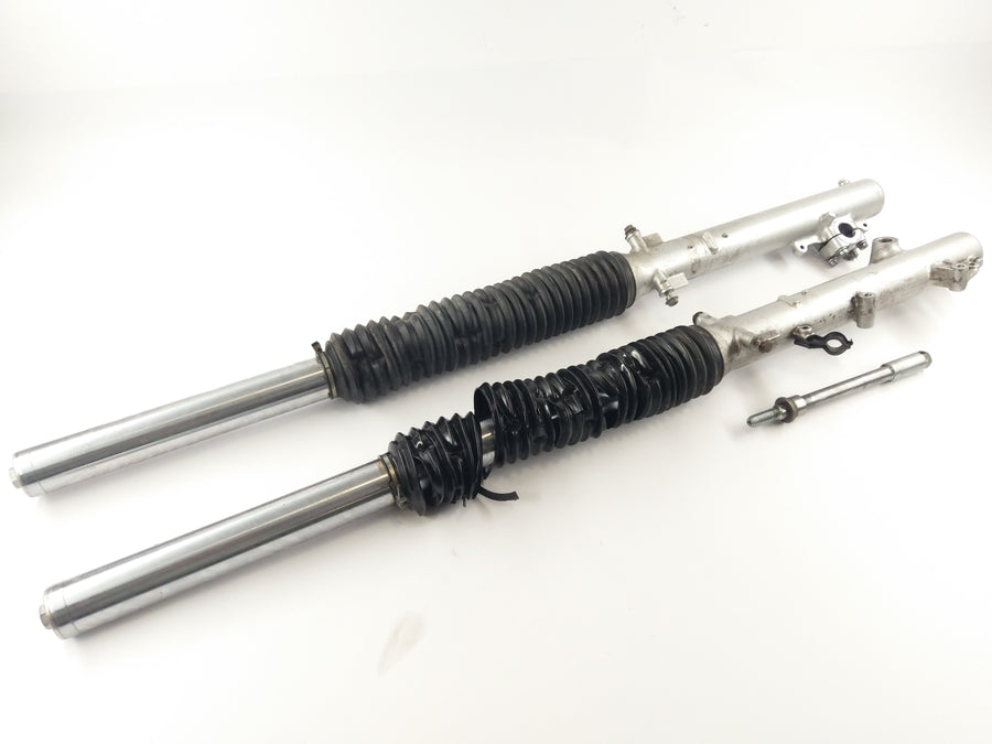 Honda NX 650 Dominator RD02 [1992] - Fourche Fourche télescopique avec axe