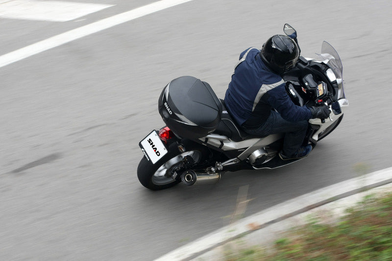 Yamaha X-Max 300 Tech Max + [SHAD] - SH39 top case black 3kg 39L