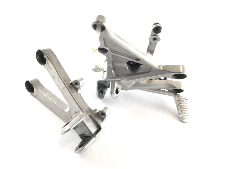 Honda CBR 1000 RR SC57 [2006] - Repose-pieds Ensemble repose-pieds conducteur