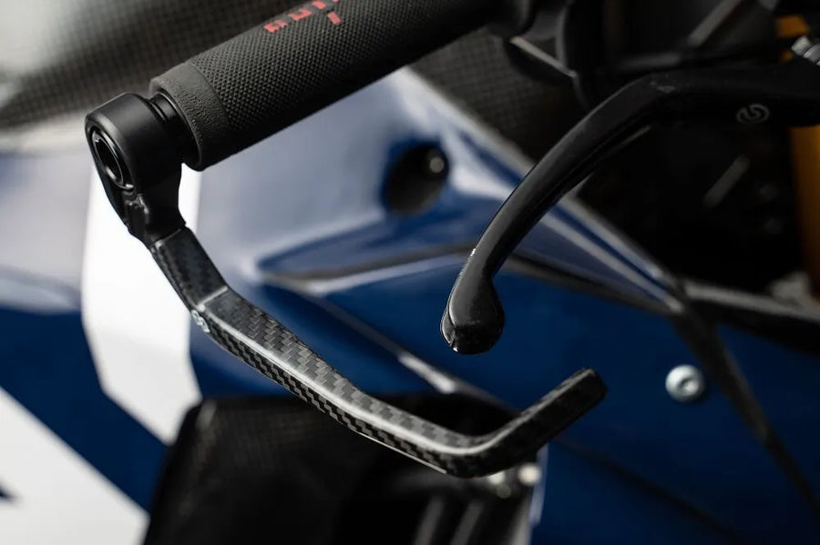 aprilia sx 125 [GILLES TOOLING] – Protection levier de frein carbone