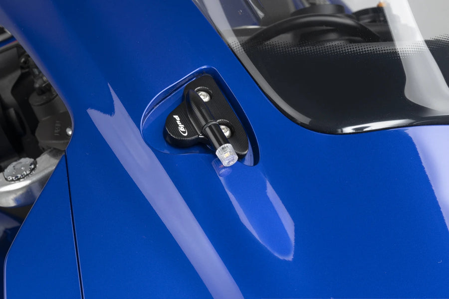 YAMAHA YZF-R1M [2025] – Coques de rétroviseurs avec jeu d'indicateurs de languettes – Noir