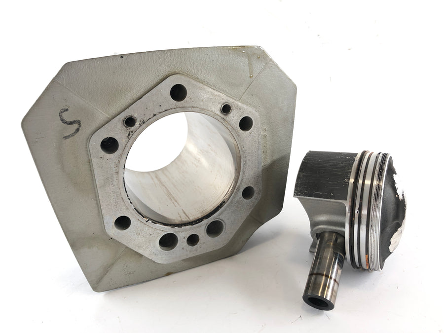 Moto Guzzi V11 [2001] - Cylindre avec piston gauche