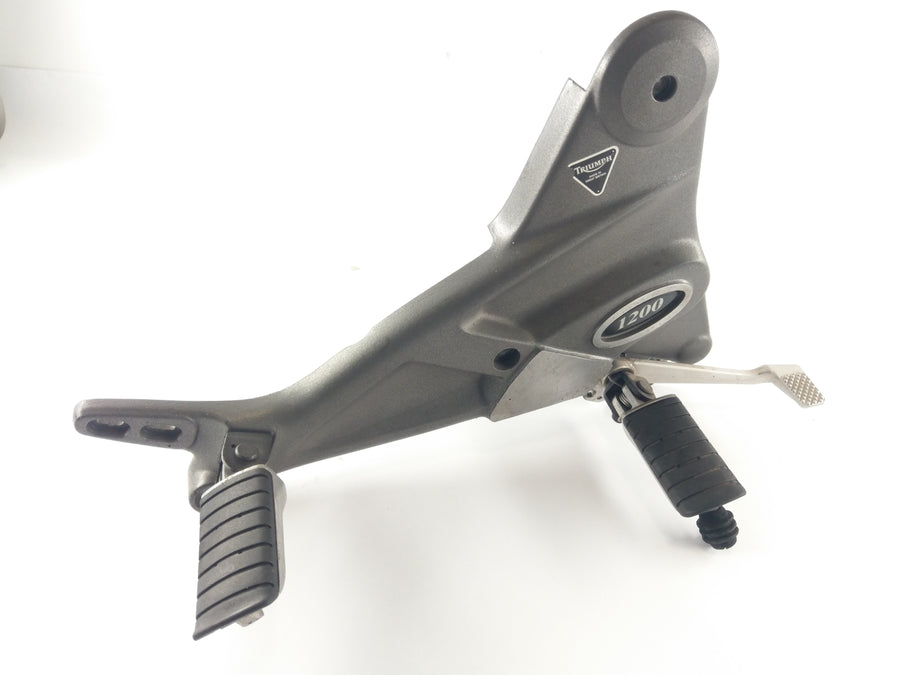 Triumph Trophy 1200 T300E [1996] - Footrest plate right with brake pedal