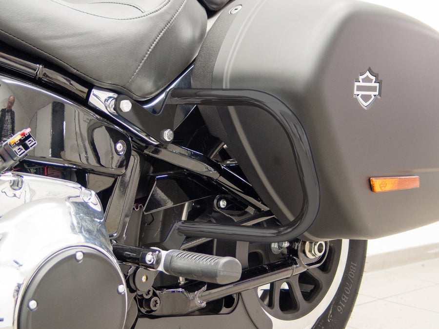 Harley Davidson Softail Sport Glide (Milwaukee -Eight 107/114) [2018] - Barre di protezione posteriore per valigie, nero