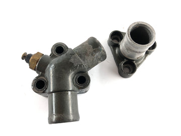 Ducati 888 Strada [1993] - Flangia dell'acqua di raffreddamento al coperchio del motore in piedi - 0