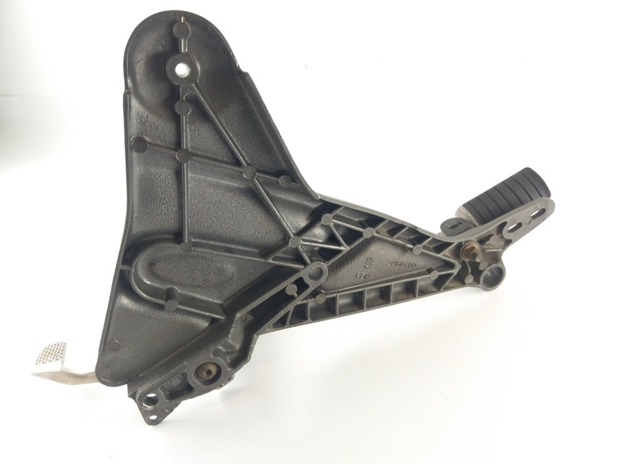 Triumph Trophy 1200 T300E [1996] - Footrest plate right with brake pedal