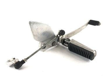 Yamaha XJR 1200 4PU [1995] - Driver footrest and gearshift pedal