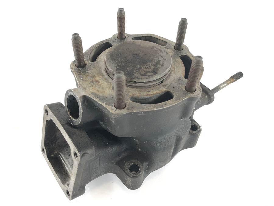 Honda NS 400 R NC19 [1985] - cylinder right with piston