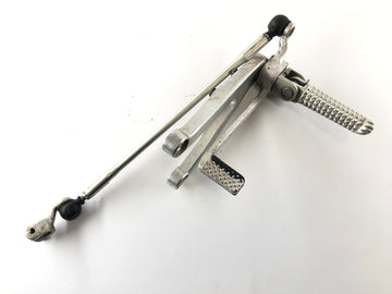 Yamaha YZF R1 RN04 [2000] - Left footrest with gear lever and gearshift linkage - 0