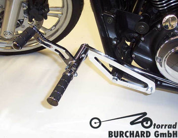 Kawasaki Vn 900 [BURCHARD EXCELLENCE] - forward footrest system with ABE, +17 cm, Kawasaki VN 900 Classic /Custom, Sundance smooth, glossy black