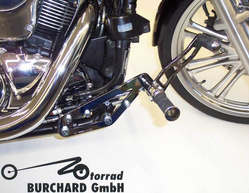 Kawasaki Vn 900 [BURCHARD EXCELLENCE] - sistema poggiapiedi avanzato con ABE, +17 cm, Kawasaki VN 900 Classic /Custom, Sundance liscio, nero lucido