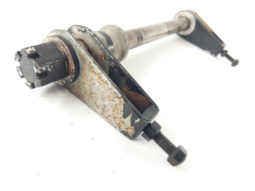Suzuki GT 750 [1973] - Rear axle quick release axle