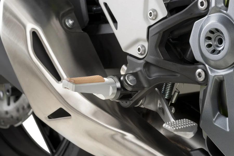 KTM RC 390 [2025] – Pedane vintage – argento
