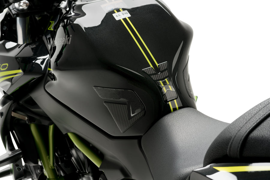 KAWASAKI Z 650 [2025] – Protezione specifica del serbatoio – Carbon look