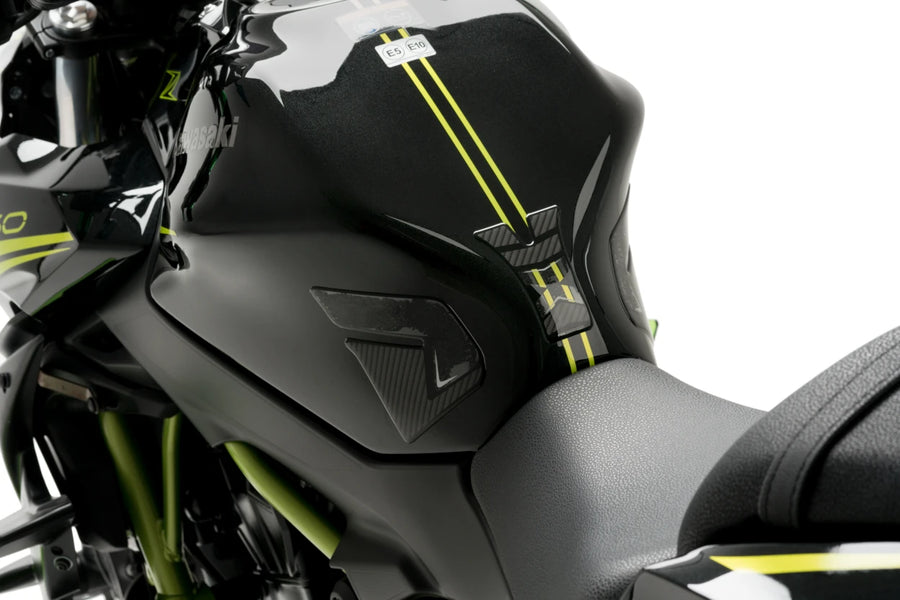 KAWASAKI Z 650 [2025] – Protezione specifica del serbatoio – Carbon look