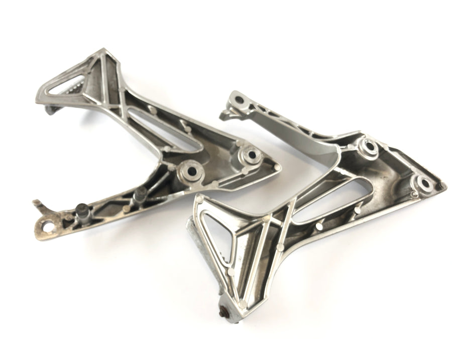Honda VFR 800 RC46 [2005] - Passenger footrests with holder set pair