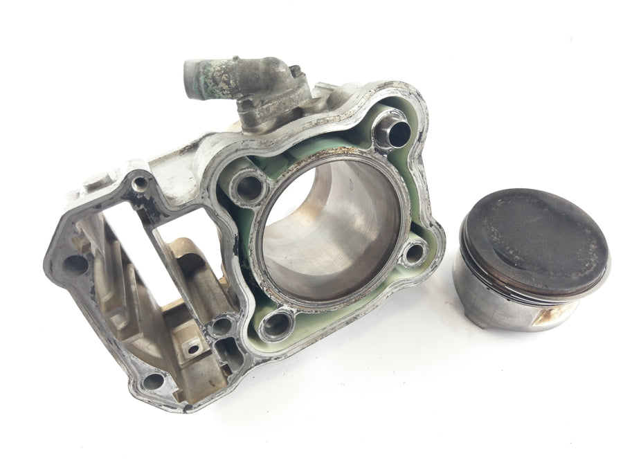 Honda XRV Africa Twin 750 RD07 [1997] - Cylindre avec piston