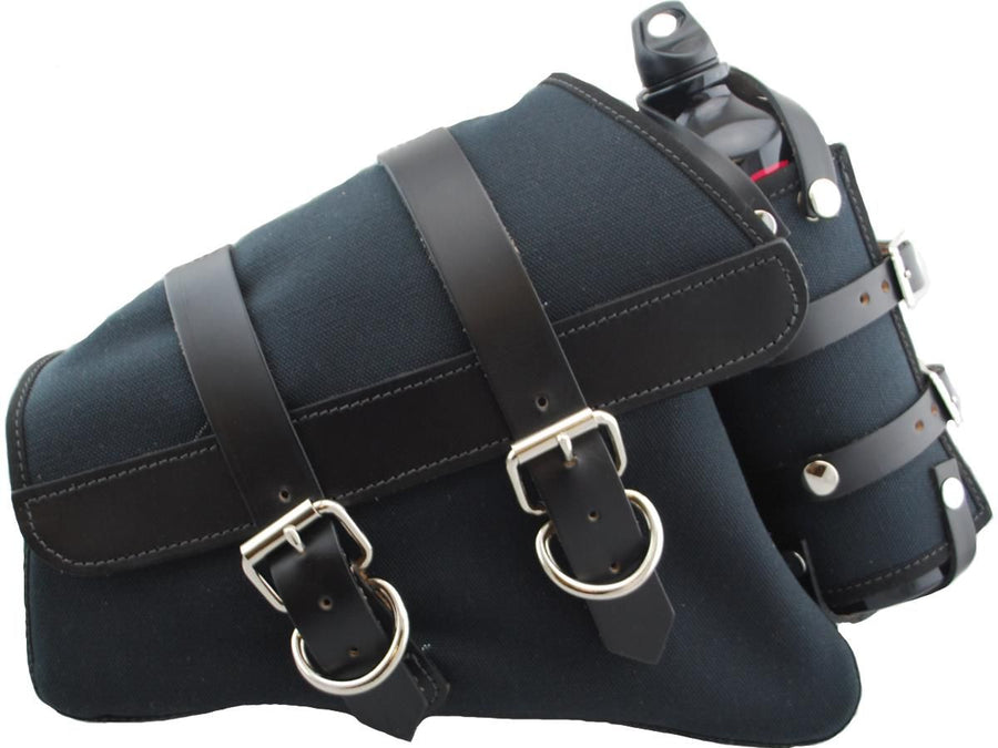 Harley Davidson Sportster [2004-2020] – Canvas Schwingarm Satteltasche mit Flasche