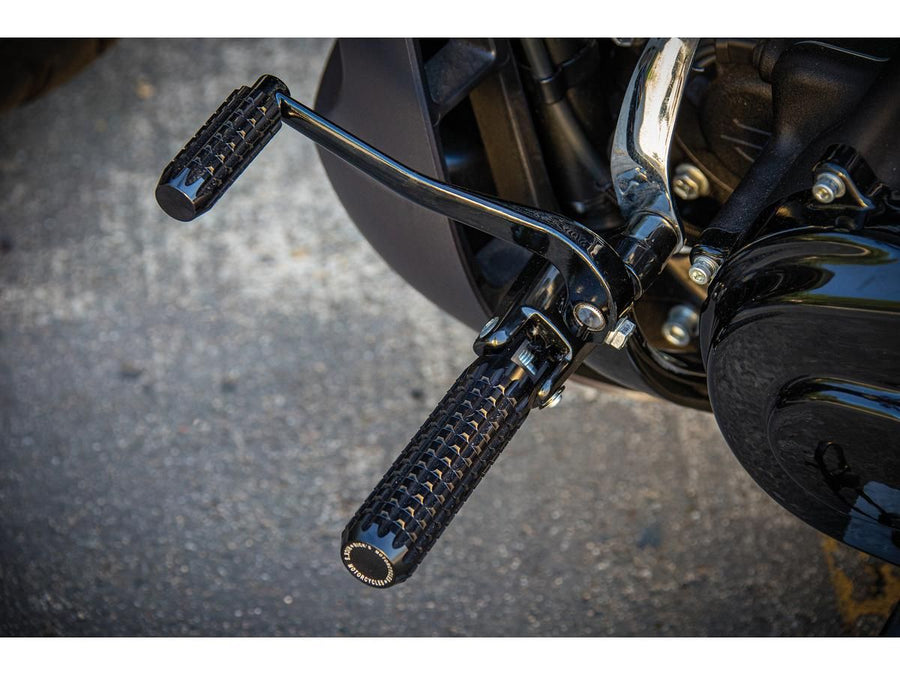 Harley Davidson Softail [2018-2025] – AK4.7 Fußrasten für Softail 18-up Fahrer