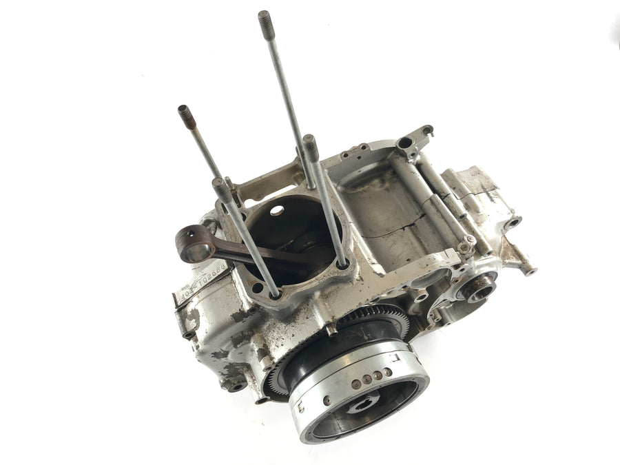 Suzuki LS 650 NP41B [1990] - Engine housing with crankshaft and flywheel