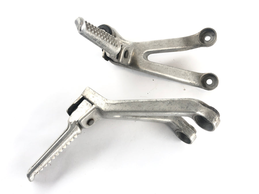Honda CBR 900 RR SC28 [1995] - Passenger footrests Footrests Passenger