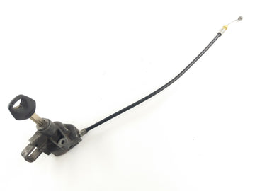 Suzuki GSF 1200 S GV75A [1998] - Serrure de casque avec serrure de selle à clé