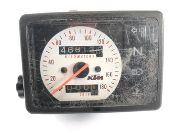 KTM 640 LC4 Prestige [2003] - Vitre du compteur de vitesse et du compteur kilométrique rayée - 0
