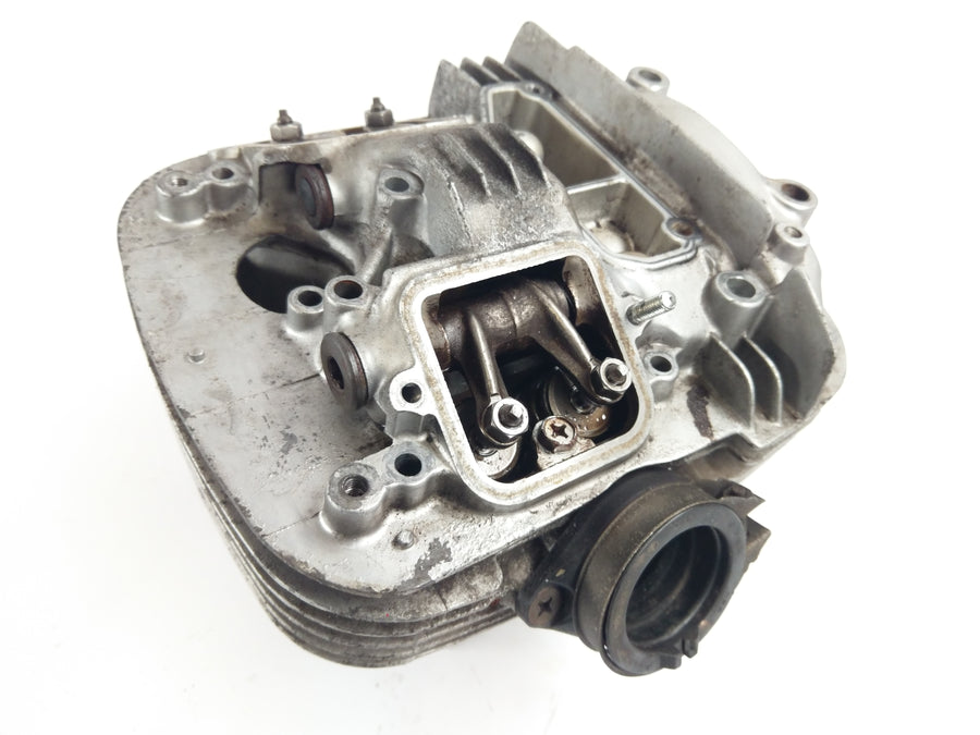 Suzuki Intruder VS 700 VP51A [1986] - Cylinder head