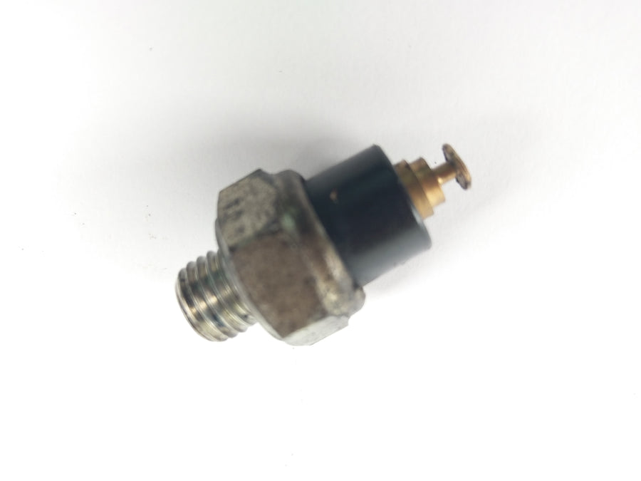 Moto Guzzi 850-T3 California [1978] - Oil pressure switch