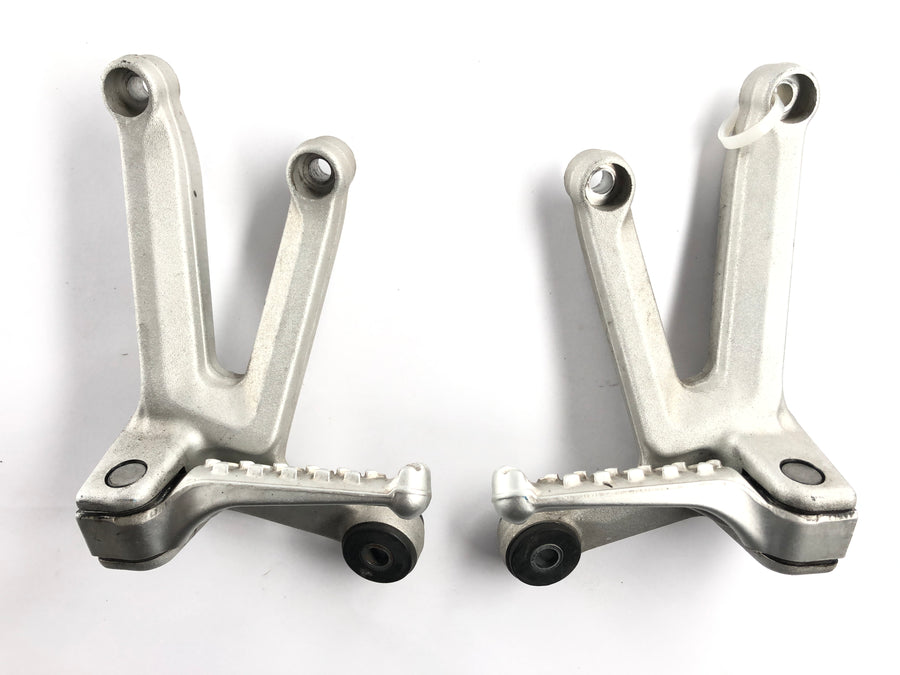 Aprilia RSV 1000 RR Factory [2009] - Passenger footrests with holder right and left set