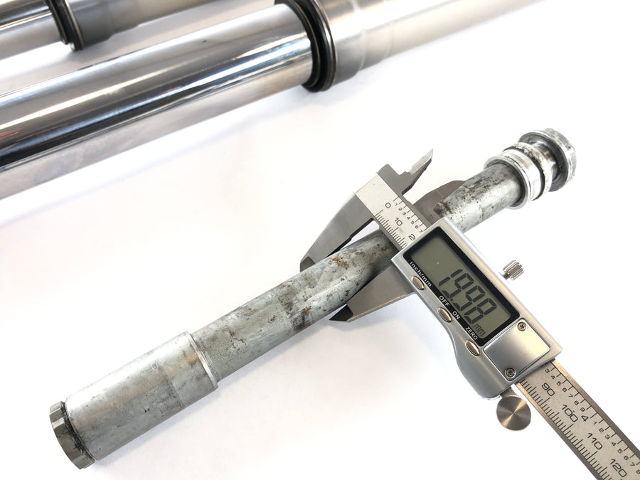 KTM 640 LC4 Prestige [2003] - Fourche Fourche télescopique avec axe