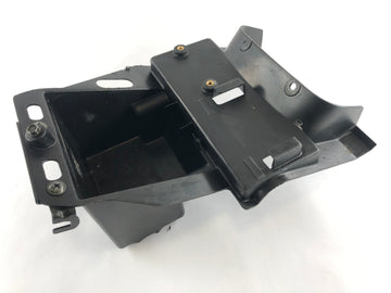 Kawasaki VN 800 Classic [2005] - Rear underbody storage compartment