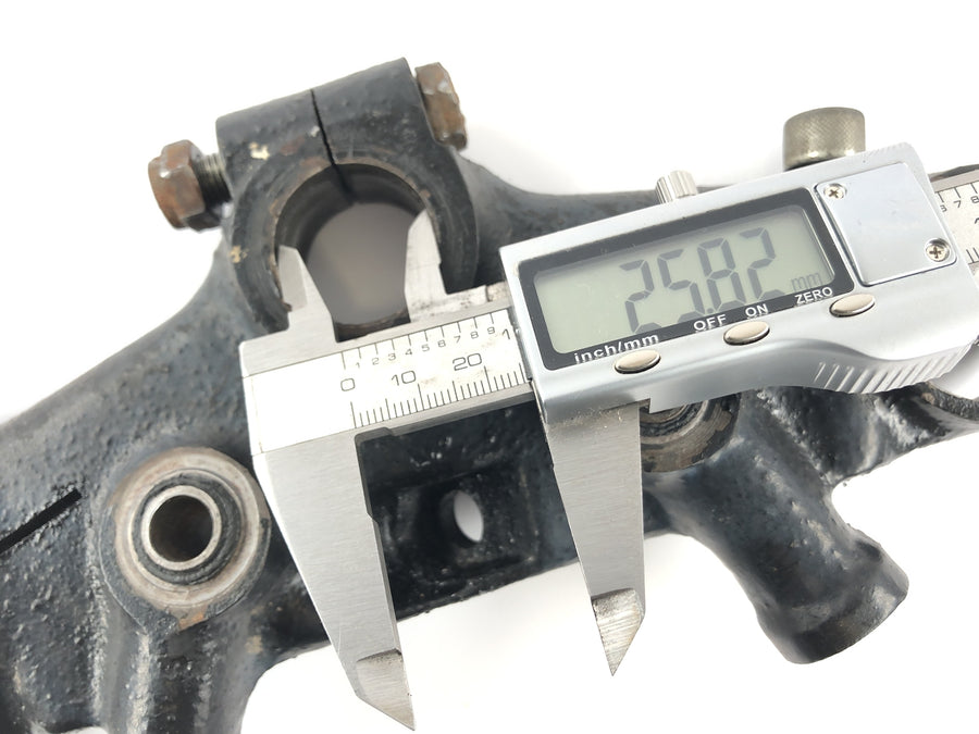 Triumph Bonneville T140V [1976] - upper triple clamp