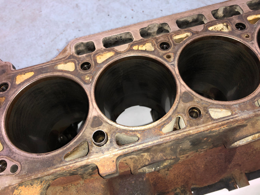 BMW M 535i E28 [1986] - Bloc-cylindres avec piston