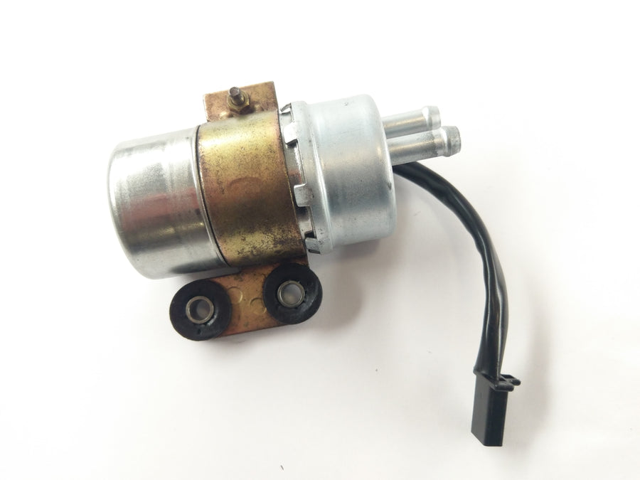 Suzuki Intruso 1500 VL [2000] - Pompa di benzina