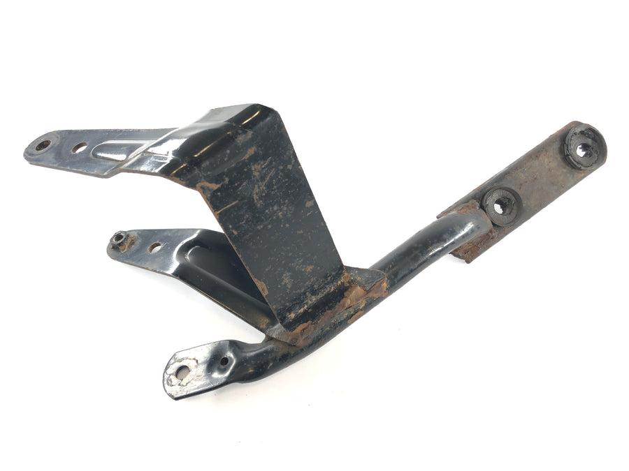 Suzuki LS 650 NP41B [1990] - Exhaust bracket
