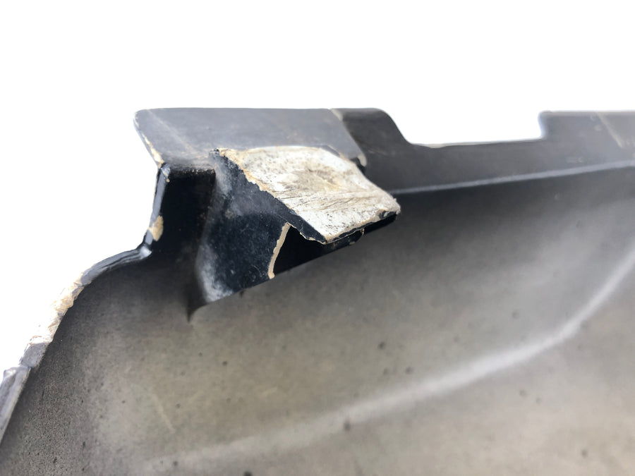 Yamaha XTZ 750 Super Tenere 3LD [1995] - Seitenverkleidung hinten links Haltenase abgebrochen
