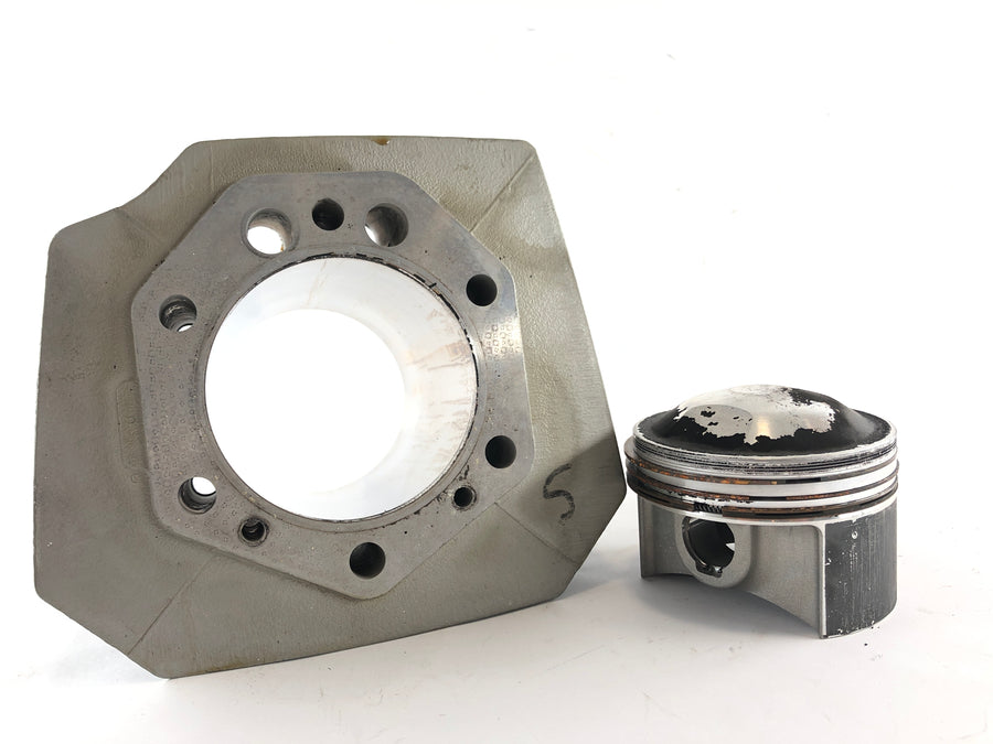 Moto Guzzi V11 [2001] - Cylindre avec piston gauche