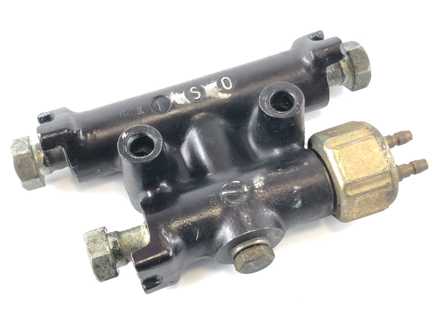 Honda GL 1000 Goldwing GL1 [1977] - brake line distributor