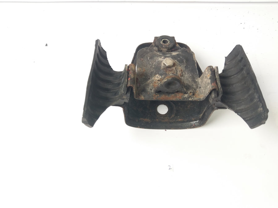 Yamaha RD 250 350 - Type 351 352 - Tank holder tank attachment