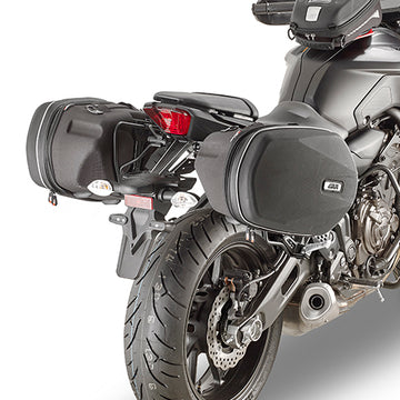 Yamaha MT 07 [GIVI] - Distanziale per borse laterali o bisacce EASYLOCK è possibile