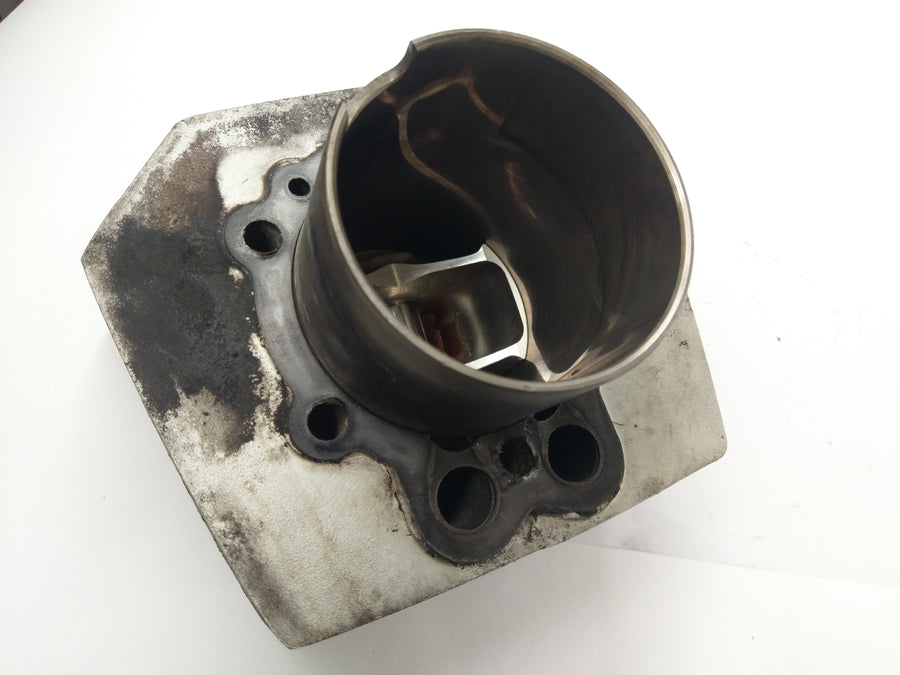 Moto Guzzi Quota 1100 ES [1999] - Cylinder with piston