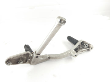 Moto Guzzi Stelvio 1200 4V [2008] - Support de repose-pied et repose-pied gauche - 0