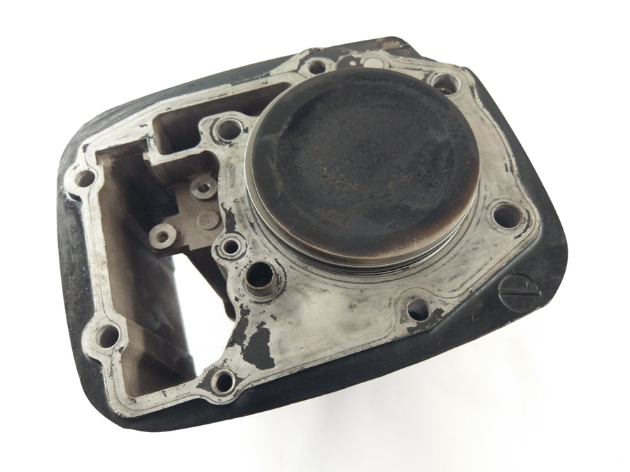 Suzuki Intruder 1500 VL [2000] - Cylinder with piston