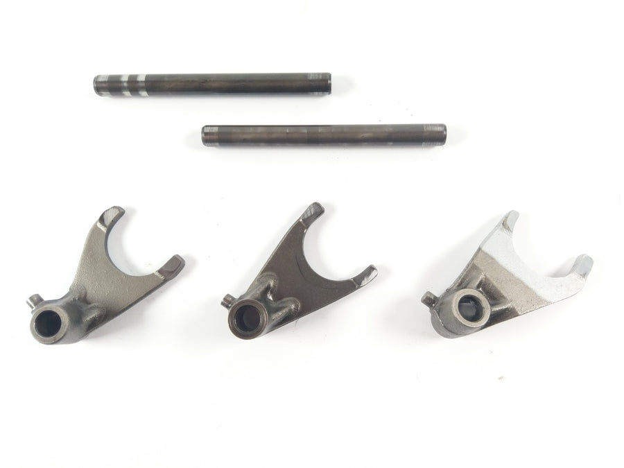Suzuki RG 250 Gamma GJ21D - Fourchettes et axes de changement de vitesse