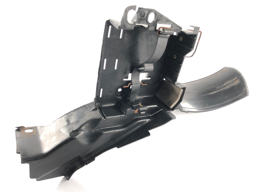 Yamaha DT 125 R DE03 [1999] - Protection anti-éclaboussures pour boîtier de batterie