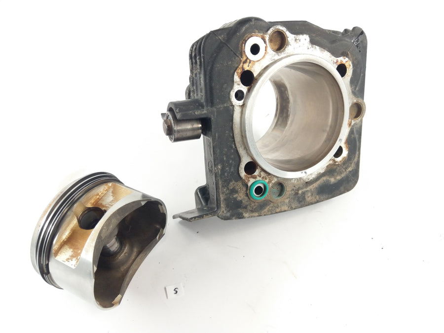 Cagiva Elefant 750 6B [1988] - Cylinder and piston vertical cylinder