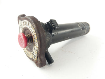 Suzuki GT 750 [1973] - Radiator filler neck