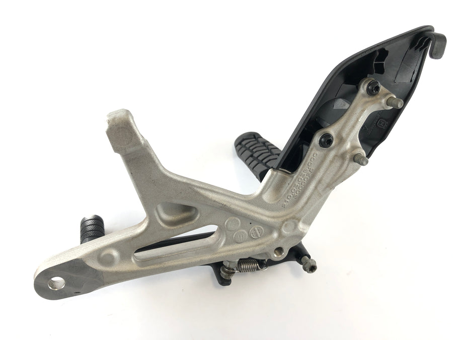 Husqvarna 701 Vitpilen [2018] - Footer del conducente a destra con supporto e pedale del freno