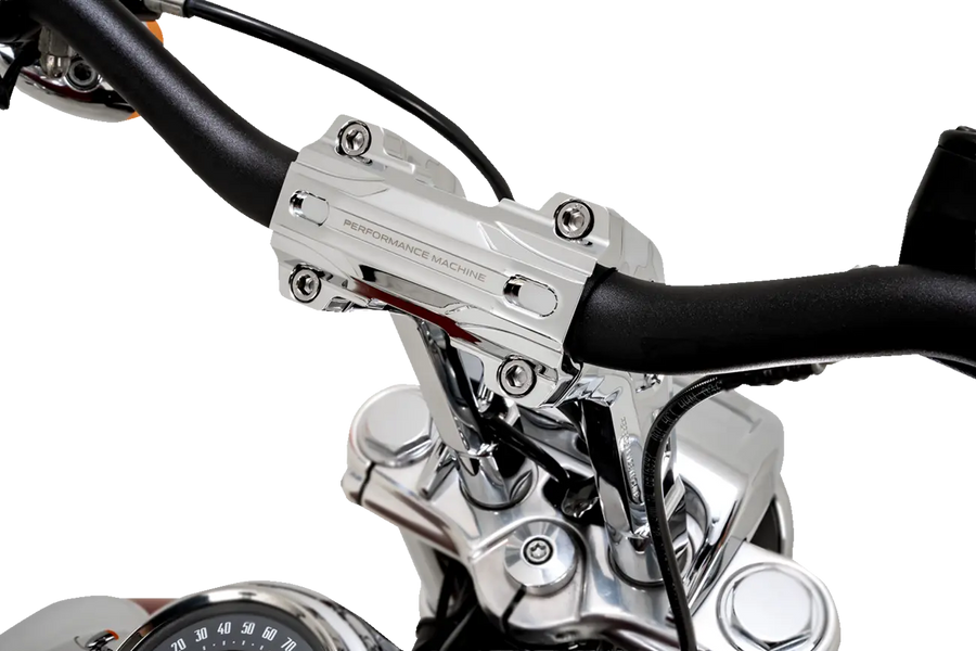 Harley-Davidson Street Bob [PERFORMANCE MACHINE (PM)] – Kit Phatbar et Riser